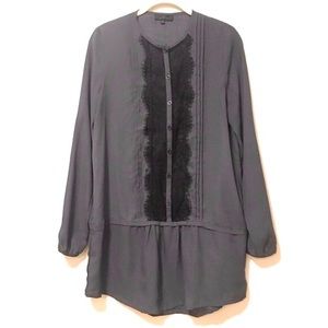 Gray Long Shirt w. Lace Detail - Size M